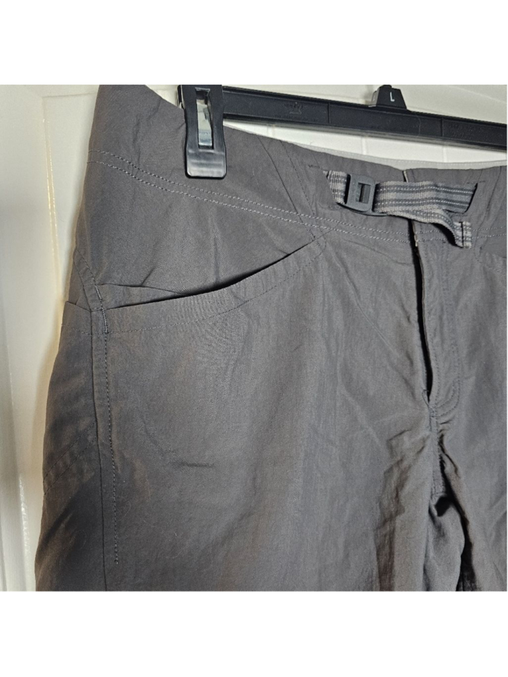 Mountain Hardwear sz 10 grey cargo hiking shorts with built in belt - Picture 4 of 14